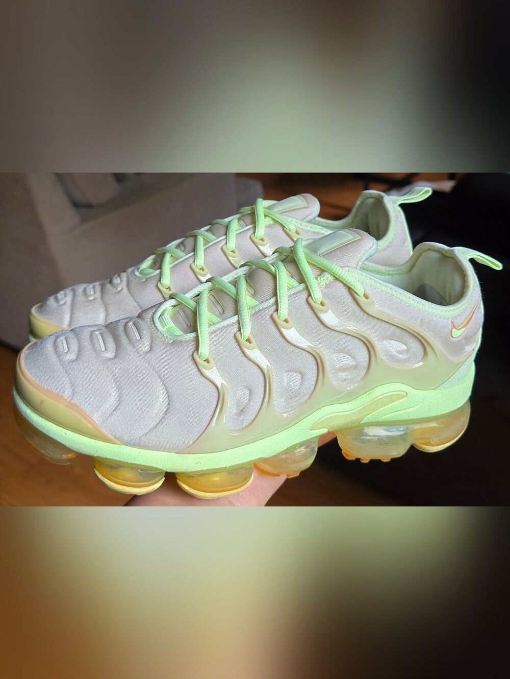 Women's Sz 9 NIKE AIR VAPORMAX PLUS 'Barely Volt/Volt Tint'